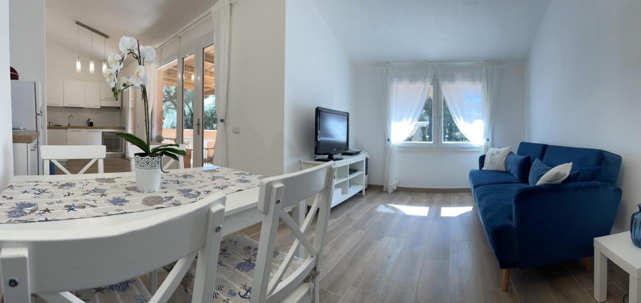 Beach House Calaverde Village Санта-Маргерита-ді-Пула Екстер'єр фото