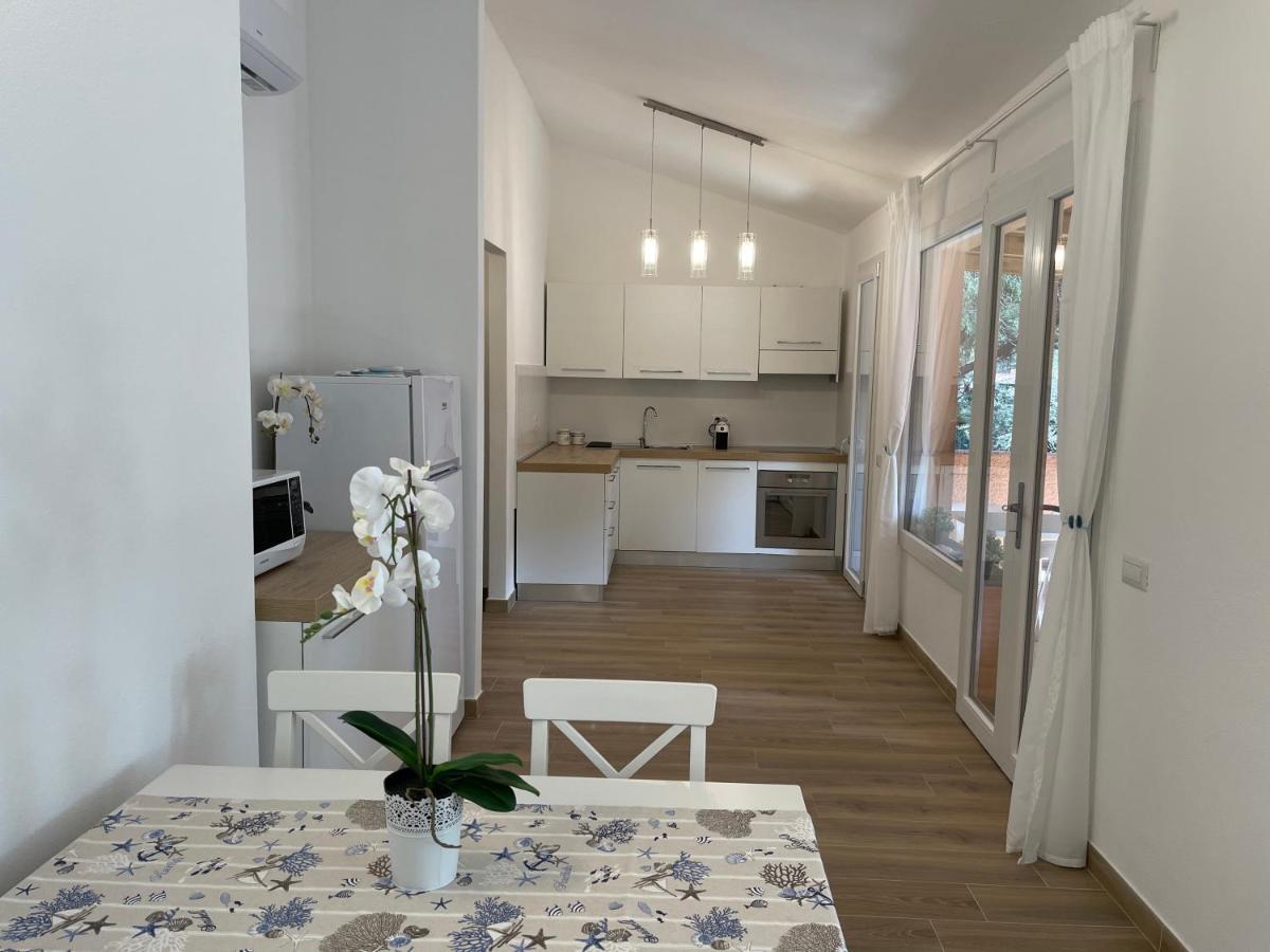 Beach House Calaverde Village Санта-Маргерита-ді-Пула Екстер'єр фото